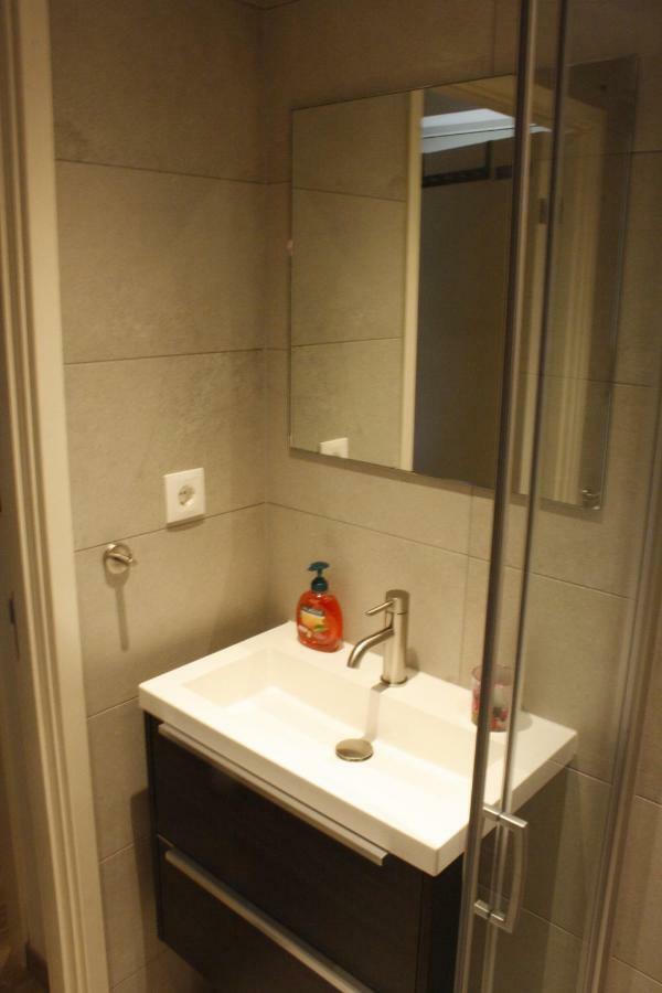 Het Gildehuis Met Sauna En Jacuzzi Stevensweert Exterior photo